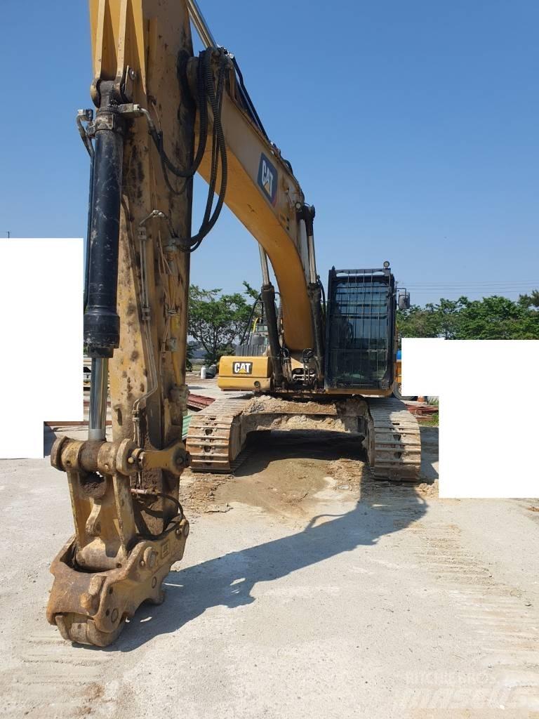 CAT 330F Roomikekskavaatorid