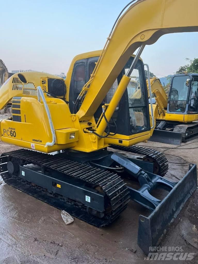 Komatsu PC 60-7 Roomikekskavaatorid