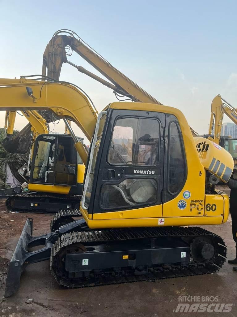 Komatsu PC 60-7 Roomikekskavaatorid