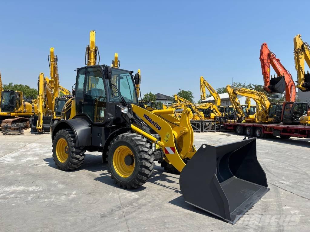 Komatsu WA 100 M-8 Väikelaadurid