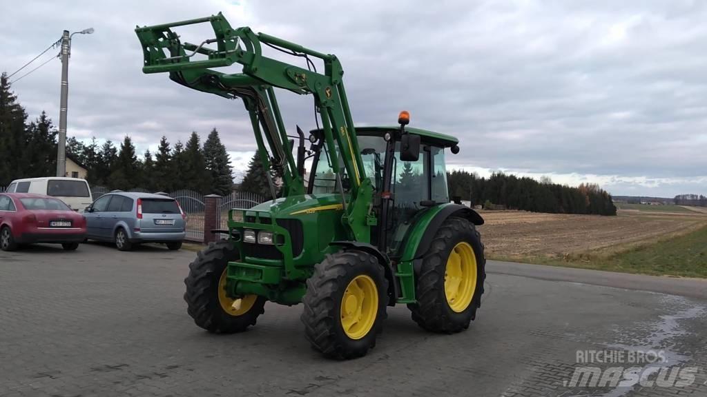 John Deere 5820 Traktorid