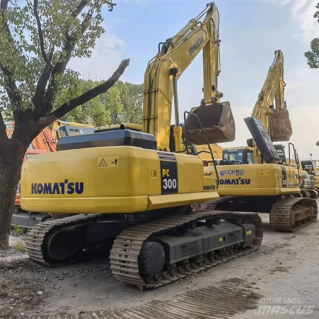 Komatsu PC 300 Roomikekskavaatorid