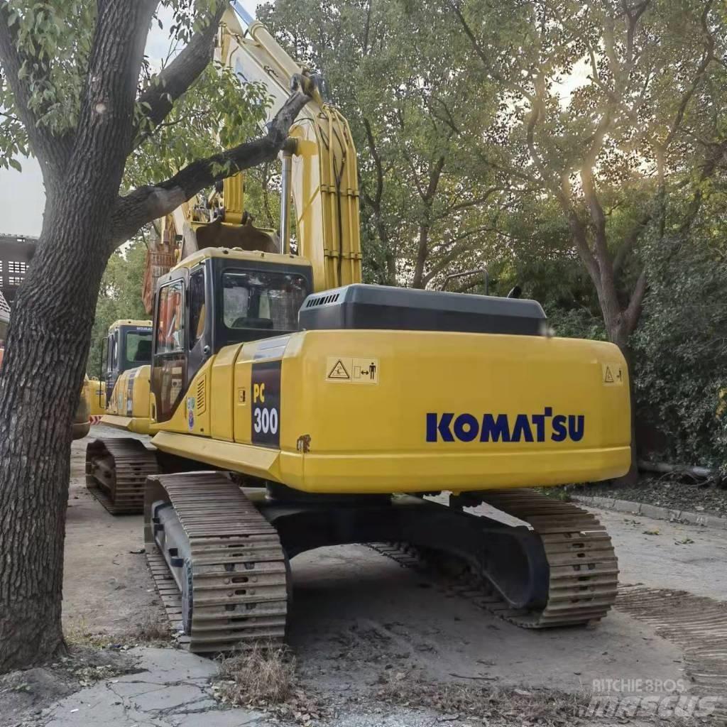 Komatsu PC 300 Roomikekskavaatorid