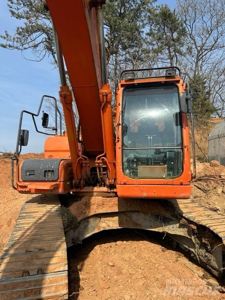 Doosan DX 220 LCA Roomikekskavaatorid