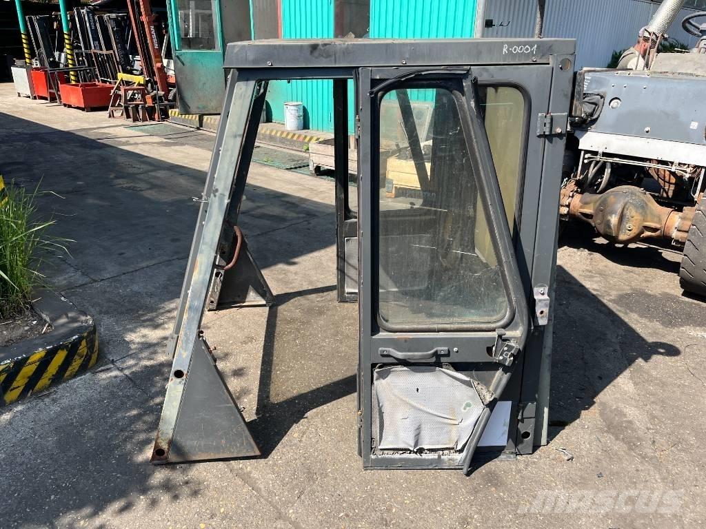 Nissan CABIN W-1038 Kabiinid