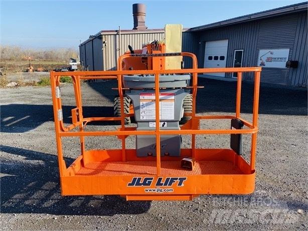 JLG 450 AJ II Iseliikuvad poomtõstukid