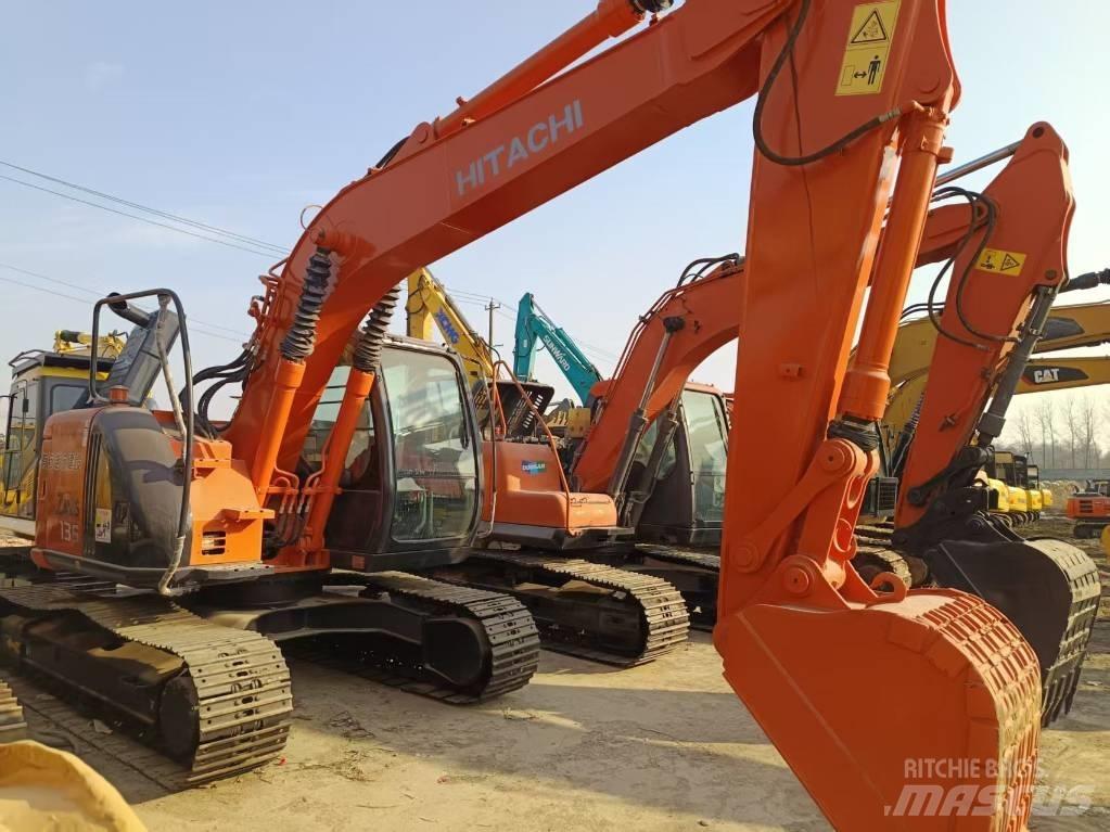 Hitachi ZX135 Roomikekskavaatorid