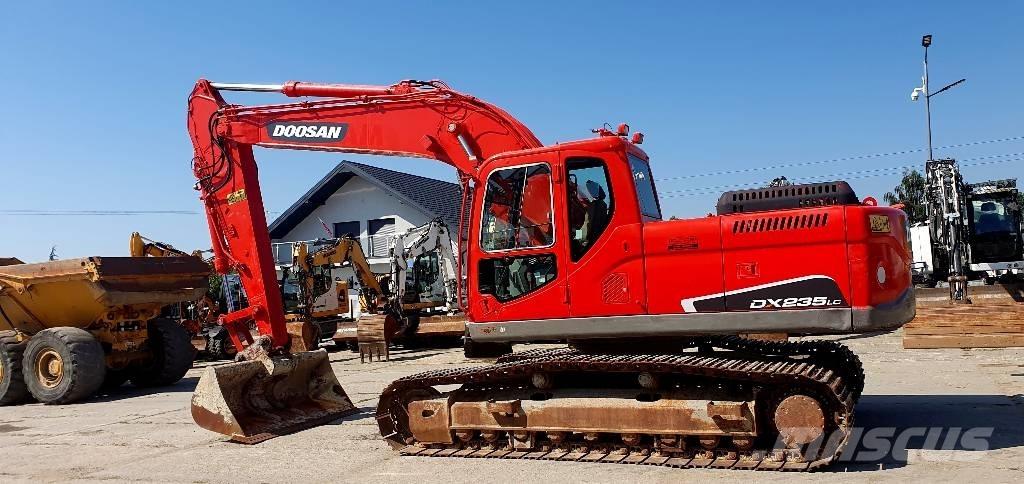 Doosan DX 235 LC Roomikekskavaatorid
