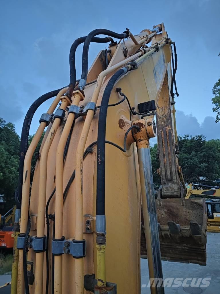 Hyundai R220LC=9S Roomikekskavaatorid