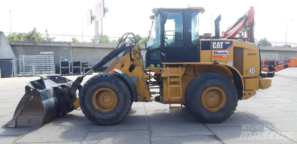 CAT 930 H Rataslaadurid