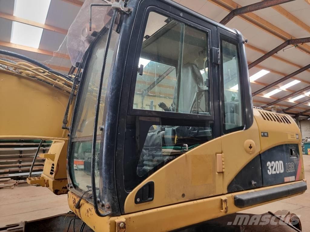 CAT 320 D FOR PARTS Roomikekskavaatorid