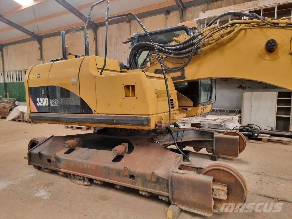 CAT 320 D FOR PARTS Roomikekskavaatorid