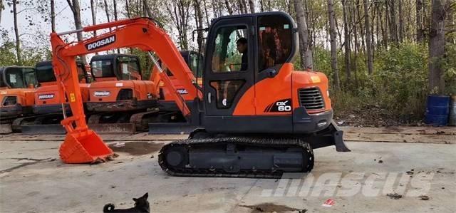 Doosan DX60 Roomikekskavaatorid