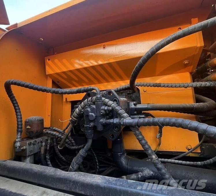 Hyundai R330LC-9T Roomikekskavaatorid