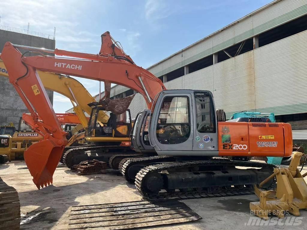 Hitachi EX 200 Roomikekskavaatorid