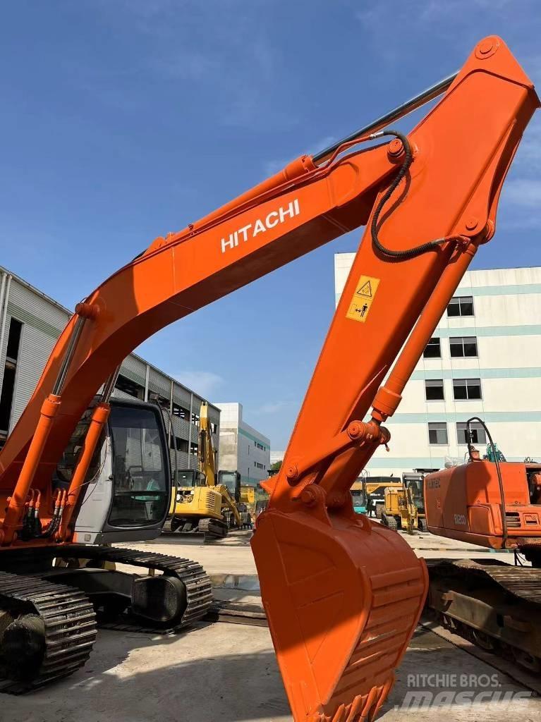 Hitachi EX 200 Roomikekskavaatorid