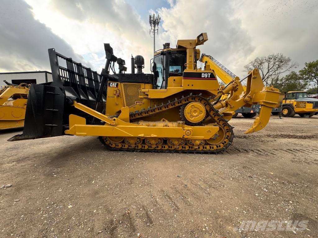 CAT D 9 T Buldooserid