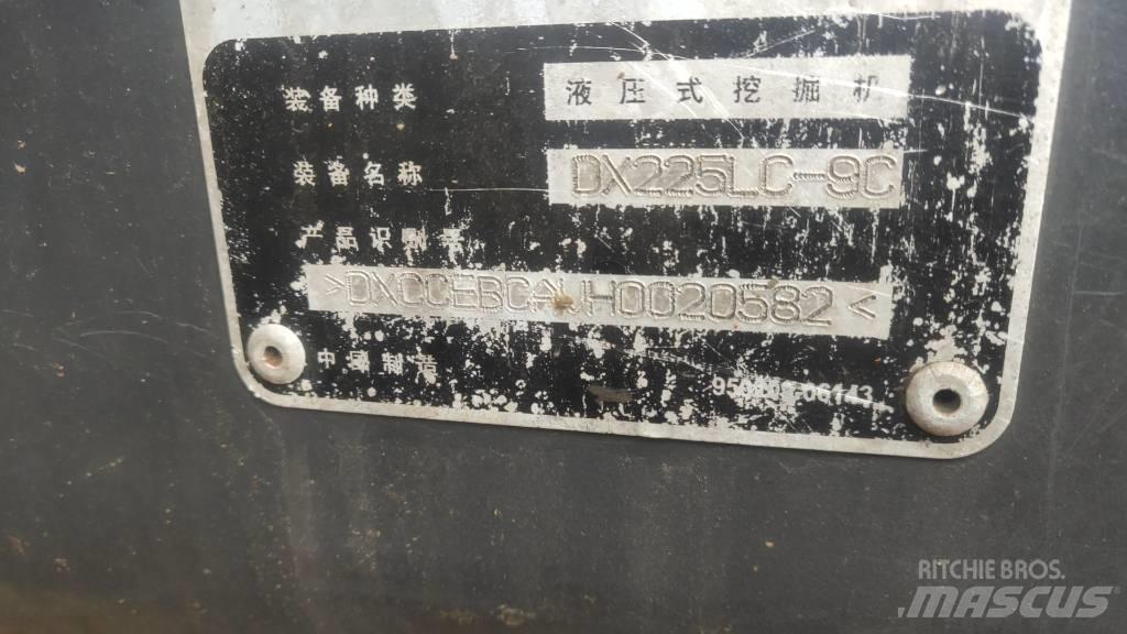 Doosan DX225LC-9C Roomikekskavaatorid