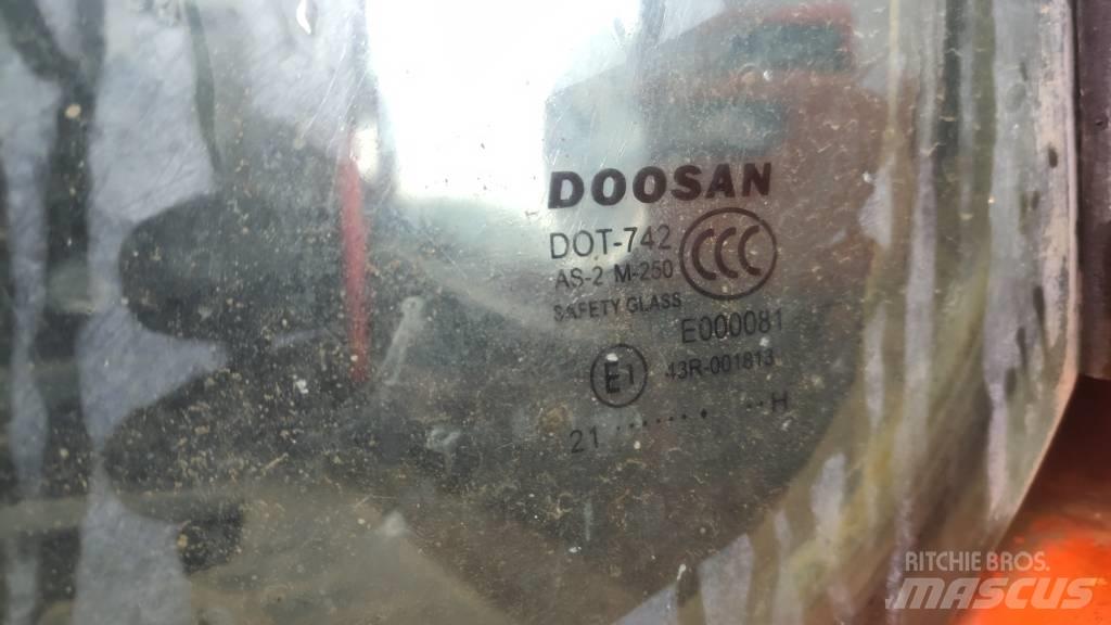 Doosan DX225LC-9C Roomikekskavaatorid