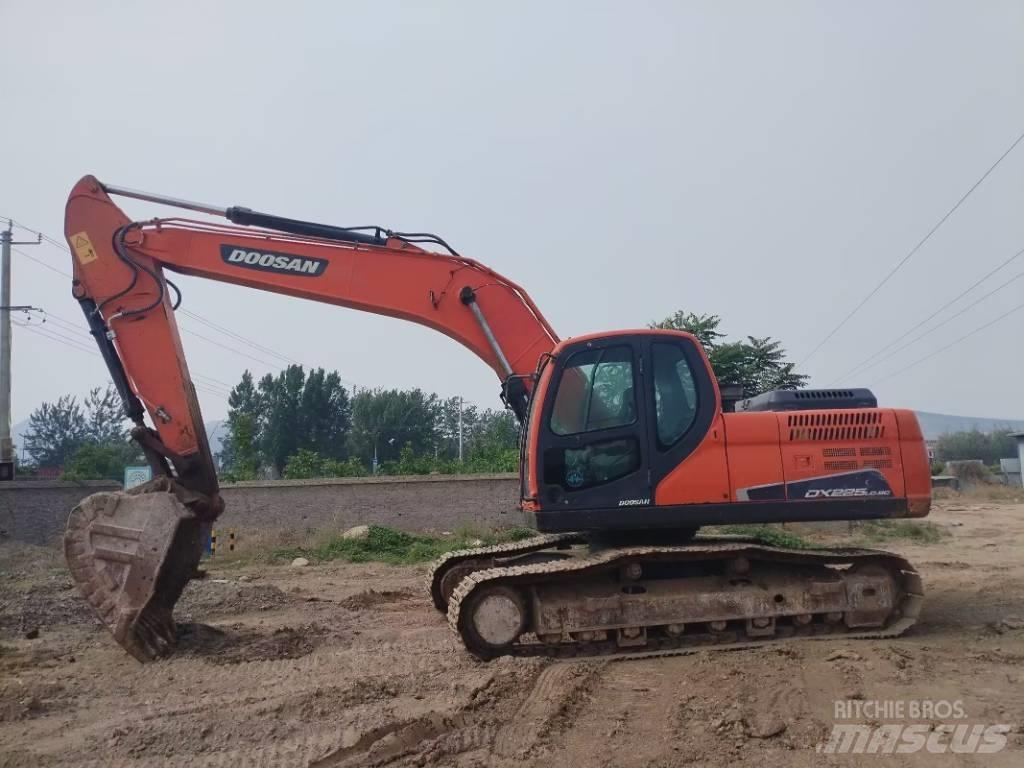 Doosan DX225LC-9C Roomikekskavaatorid