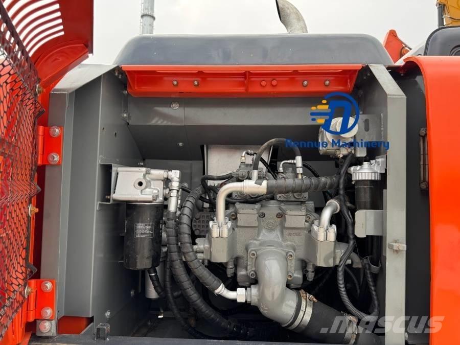 Hitachi ZX 240 Roomikekskavaatorid