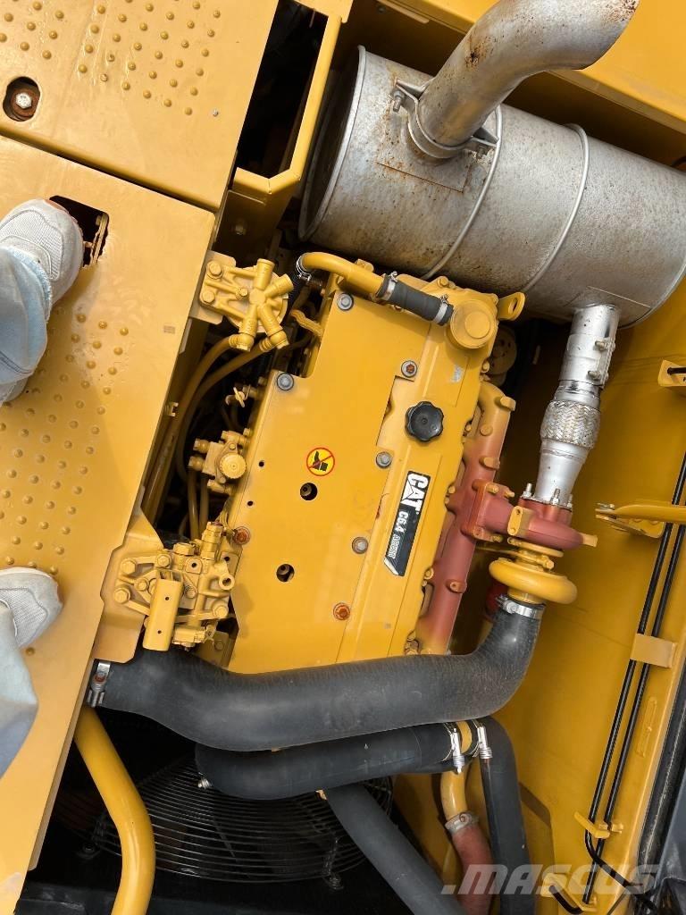 CAT 320 D Roomikekskavaatorid