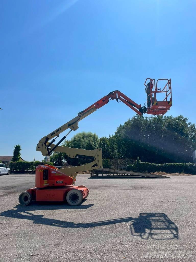 JLG E 400 AJP Iseliikuvad poomtõstukid