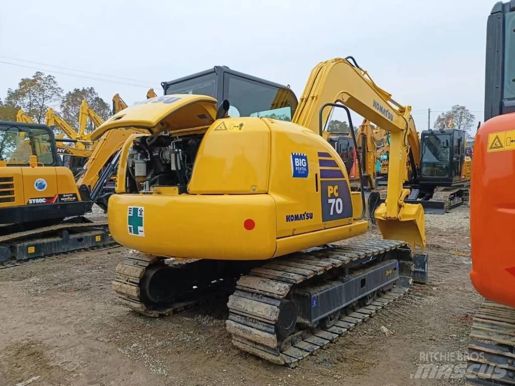 Komatsu PC 70-8 Roomikekskavaatorid