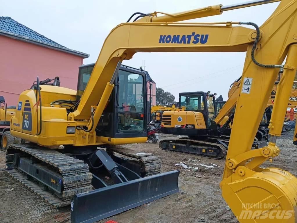 Komatsu PC 70-8 Roomikekskavaatorid