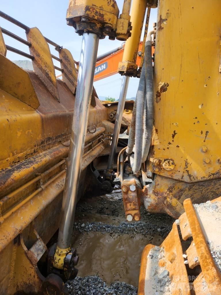 CAT D 9 N Buldooserid
