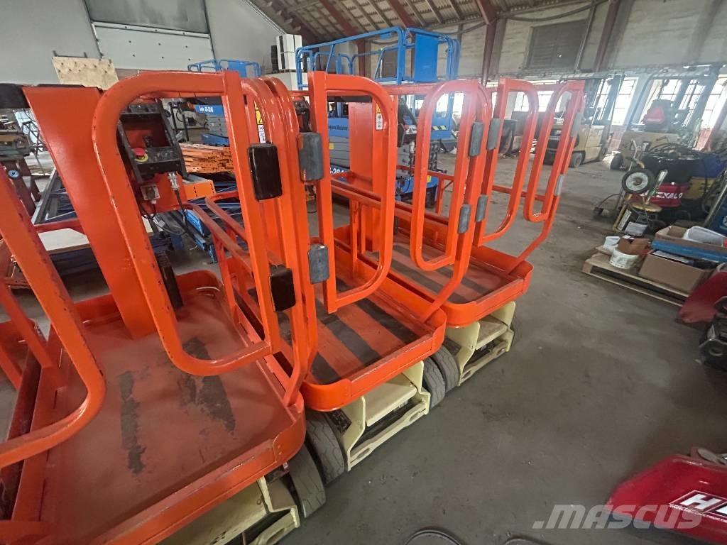 JLG 1230 ES Vertikaalsed mast tõstukid