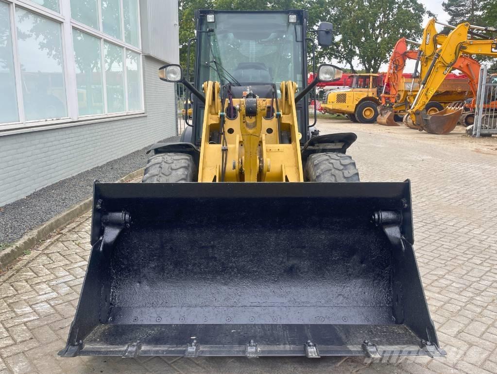 CAT 906 M    2018 Rataslaadurid