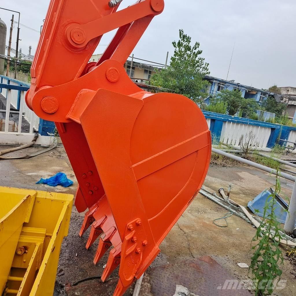 Doosan DX 225 Roomikekskavaatorid