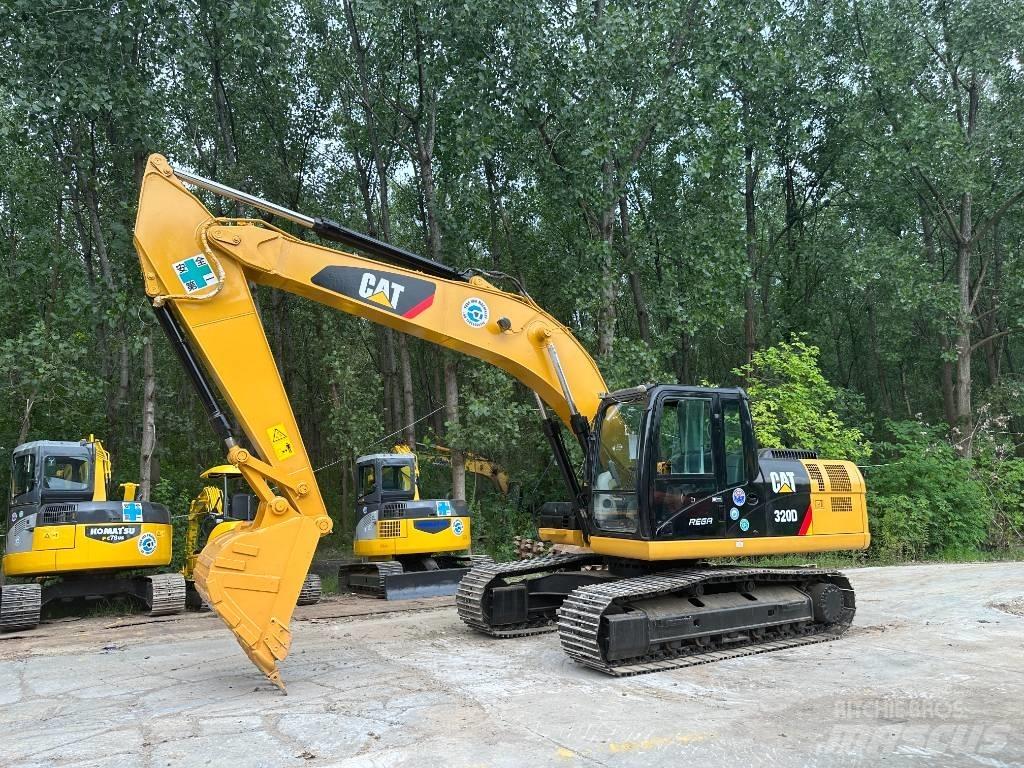 CAT 320D Roomikekskavaatorid