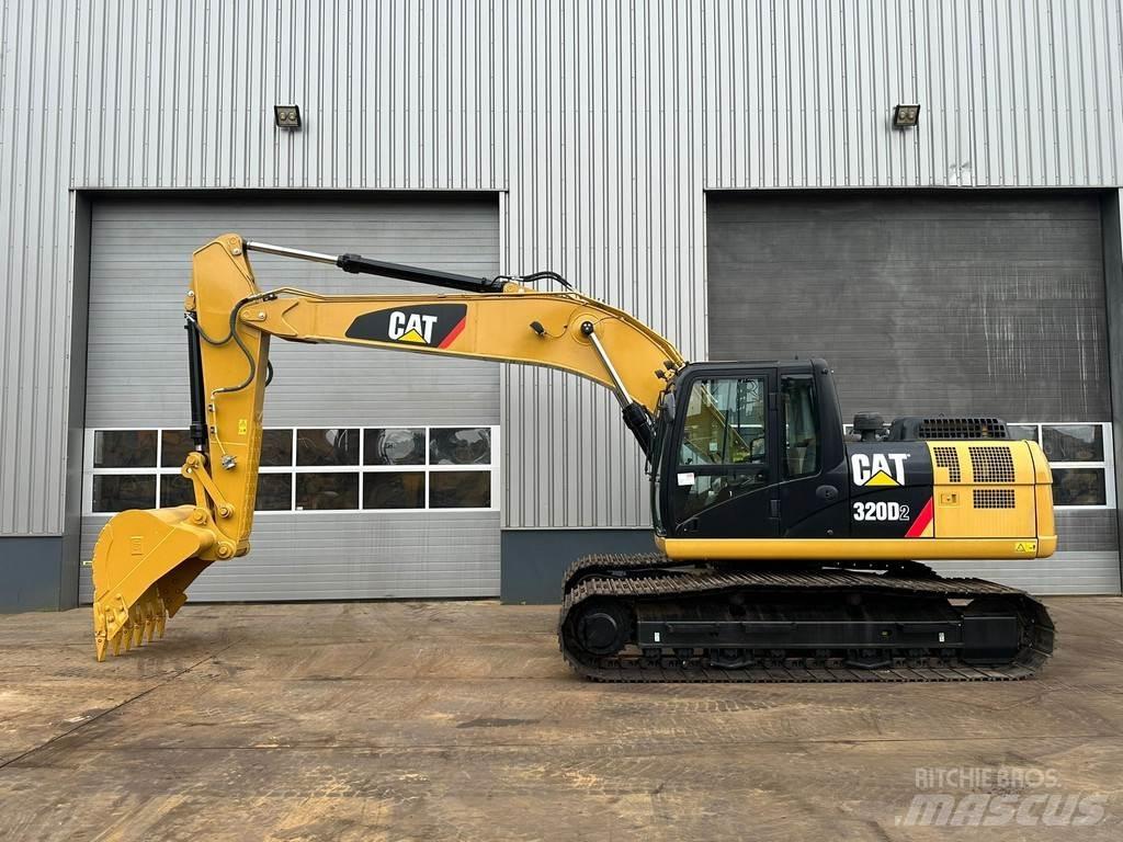 CAT 320D2 Roomikekskavaatorid
