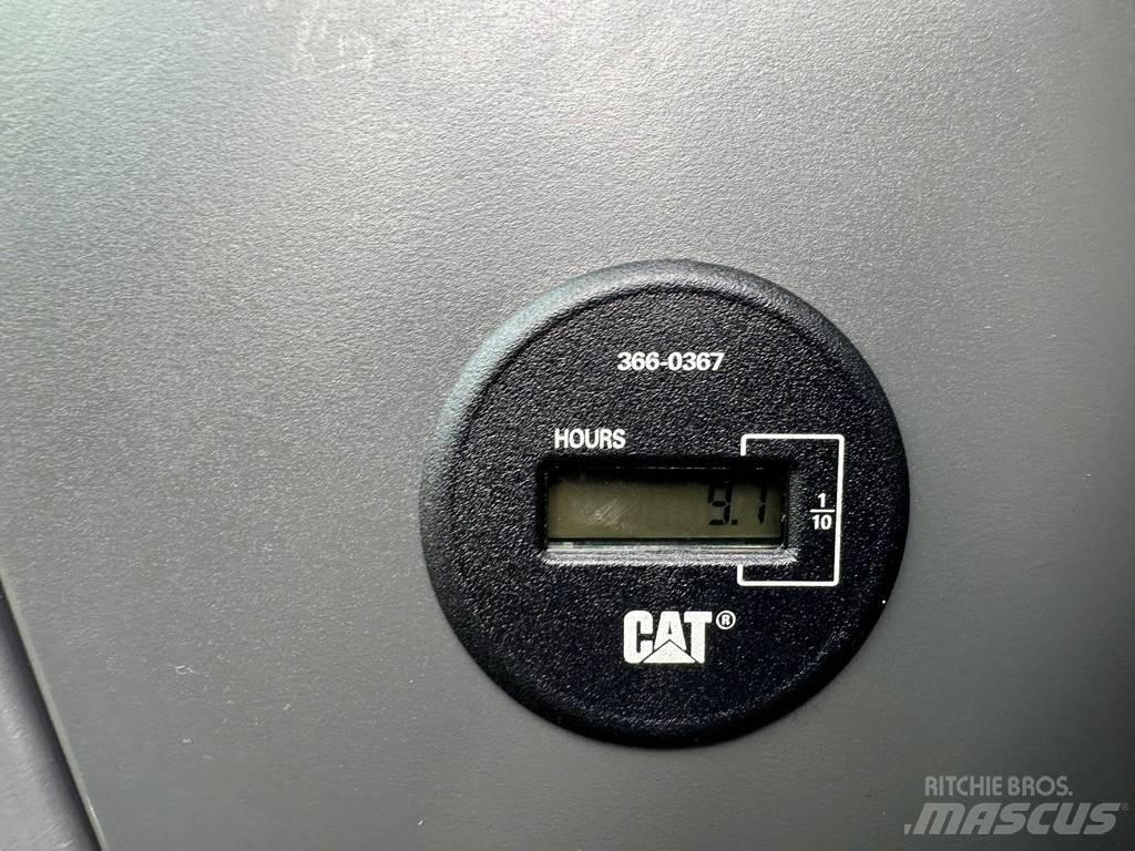 CAT 320D2 Roomikekskavaatorid