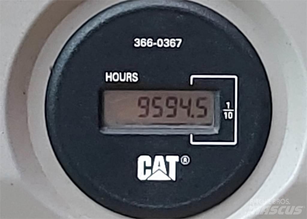 CAT 326FLN Roomikekskavaatorid