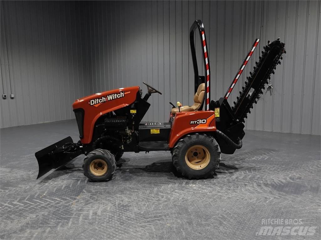 Ditch Witch RT30 Pinnaselõikurid