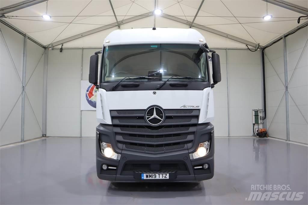 Mercedes-Benz Actros 2543 Sadulveokid