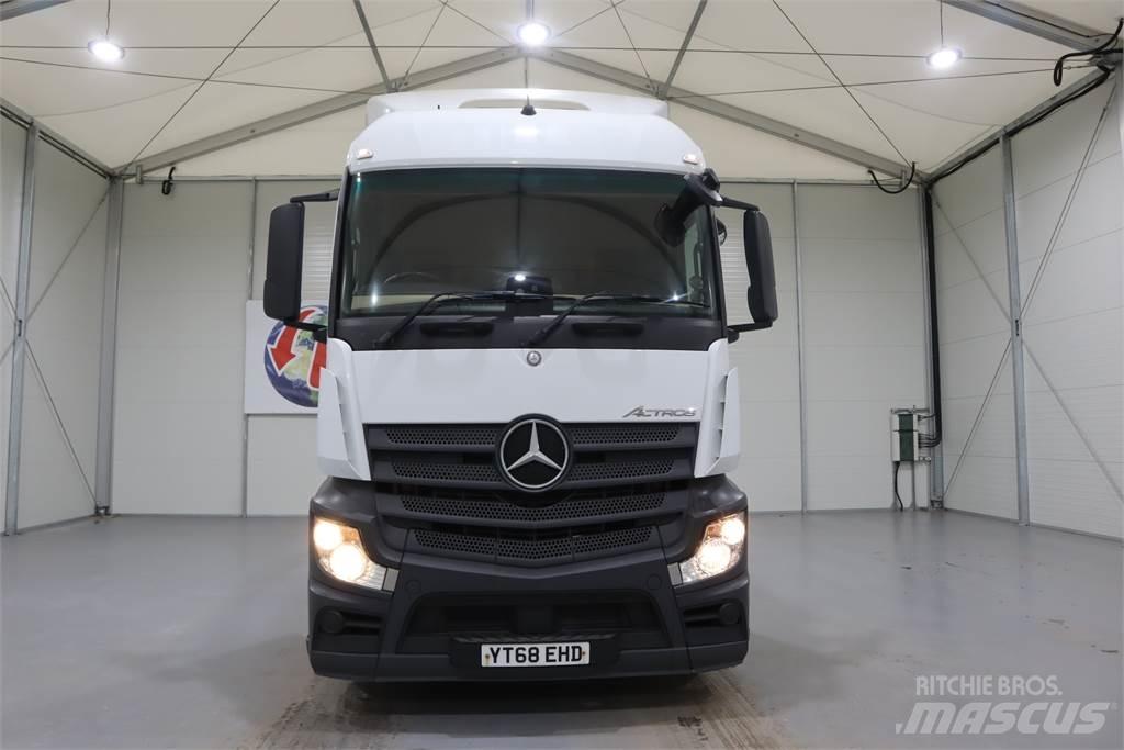Mercedes-Benz ACTROS 2543 Sadulveokid