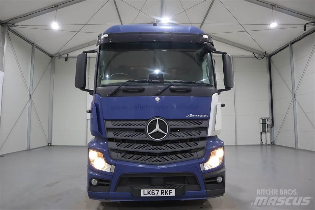 Mercedes-Benz ACTROS 2543 Sadulveokid