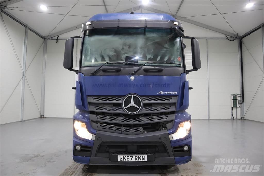 Mercedes-Benz ACTROS 2543 Sadulveokid