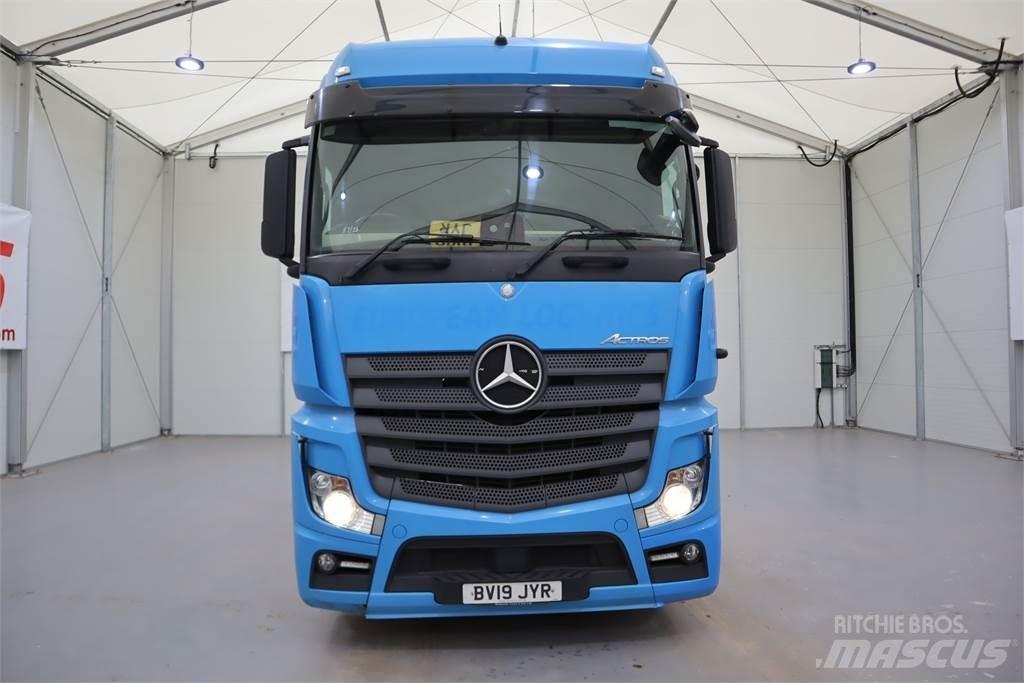 Mercedes-Benz Actros 2545 Sadulveokid