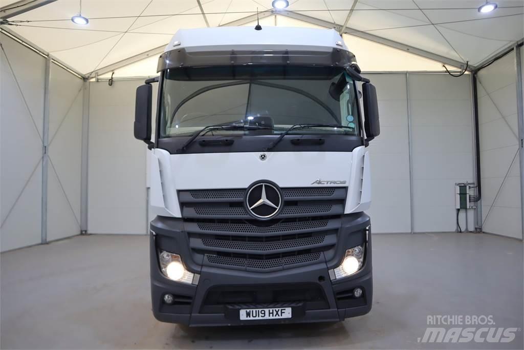 Mercedes-Benz Actros 2545 Sadulveokid
