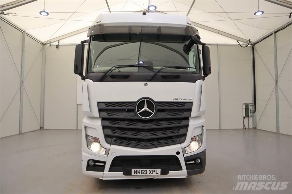 Mercedes-Benz Actros 2545 Sadulveokid