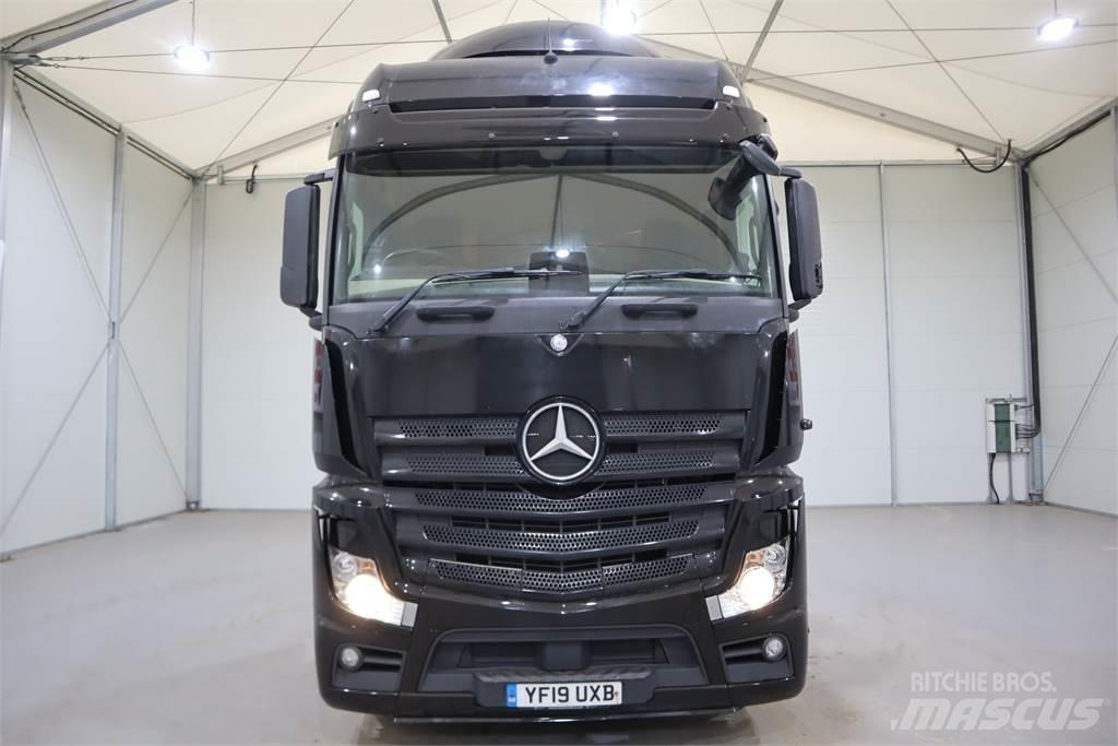 Mercedes-Benz Actros 2545 Sadulveokid