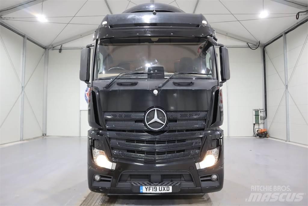 Mercedes-Benz Actros 2545 Sadulveokid