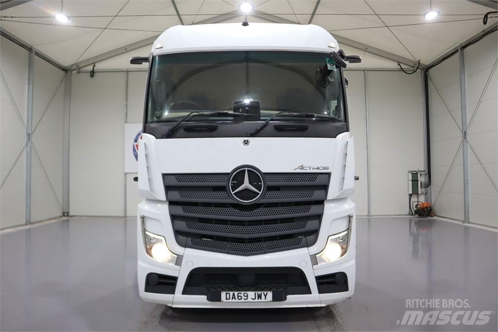 Mercedes-Benz Actros 2545 Sadulveokid