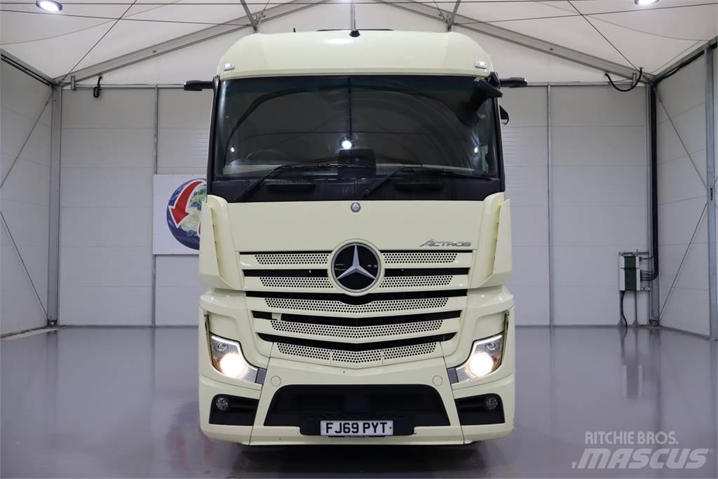 Mercedes-Benz Actros 2545 Sadulveokid