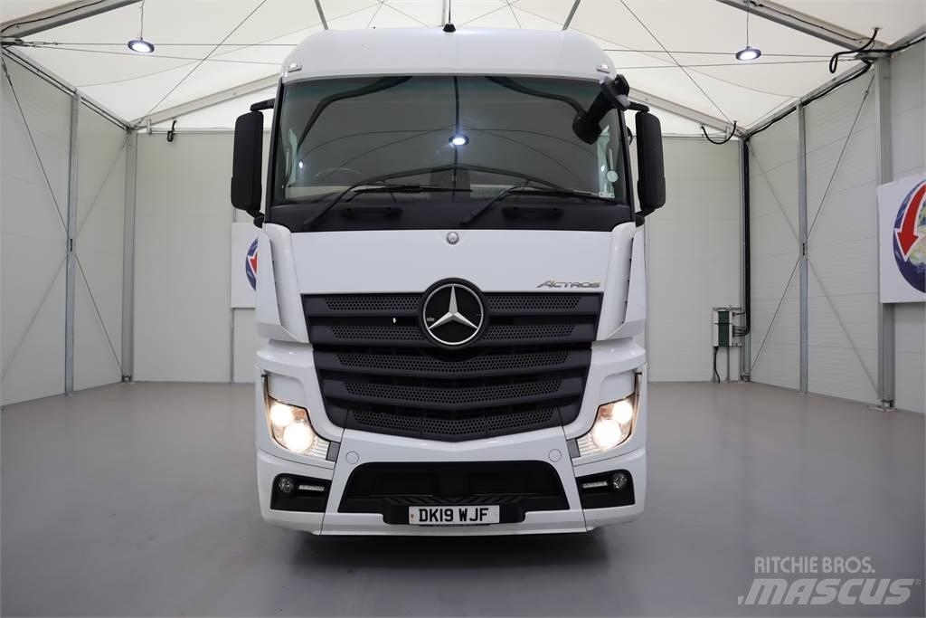 Mercedes-Benz ACTROS 2545 Sadulveokid